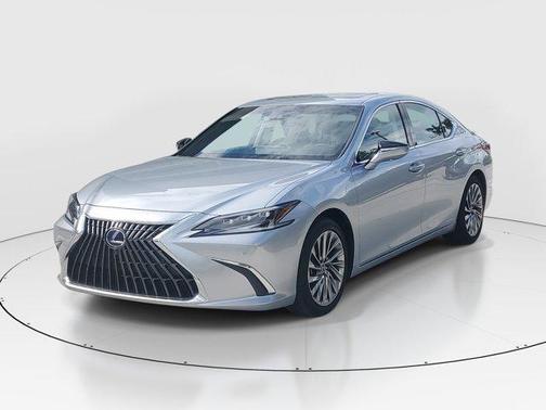2022 Lexus ES 300h Ultra Luxury