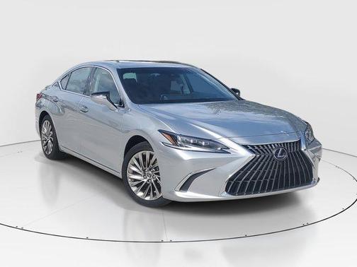 2022 Lexus ES 300h Ultra Luxury