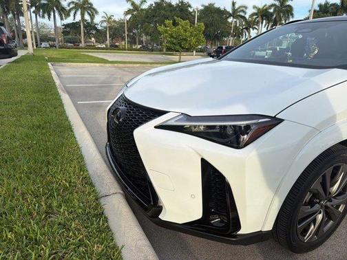 Ultra White 2025 Lexus UX 300h UX 300H F DESIGN