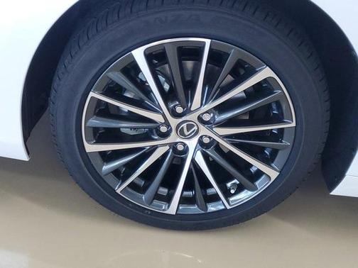 2025 Lexus ES 350 Base