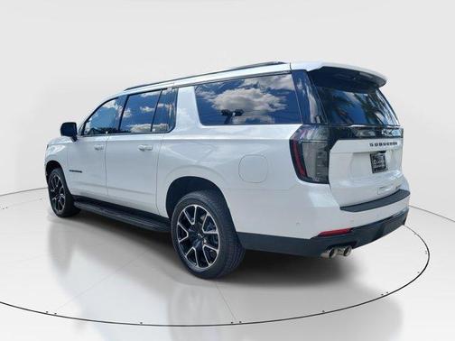 2025 Chevrolet Suburban RST