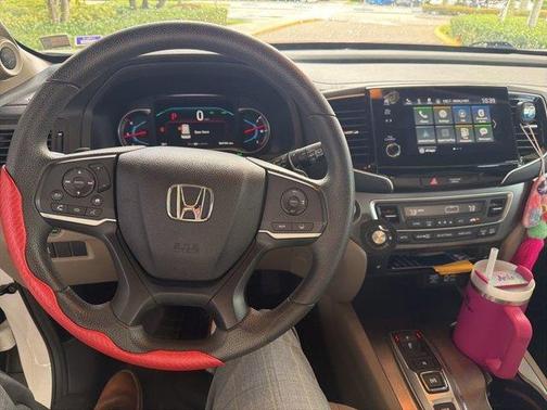 White 2021 Honda Pilot EX