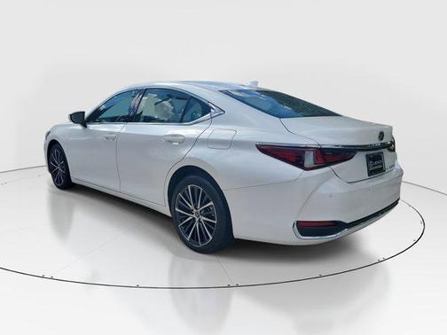 2024 Lexus ES 300h Luxury