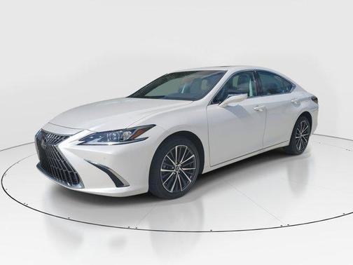 2024 Lexus ES 300h Luxury