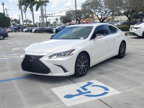 Eminent White Pearl 2025 Lexus ES 350