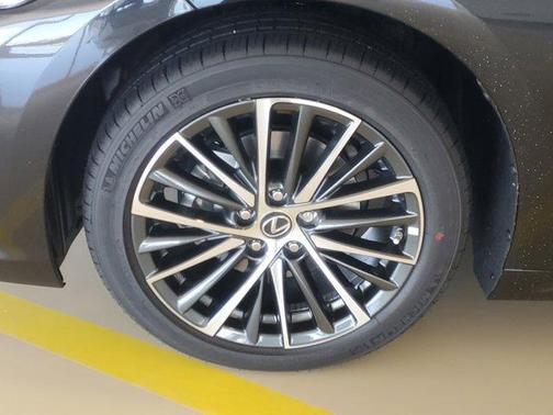 2025 Lexus ES 350 Base
