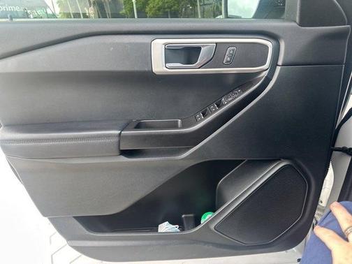 2021 Ford Explorer Base