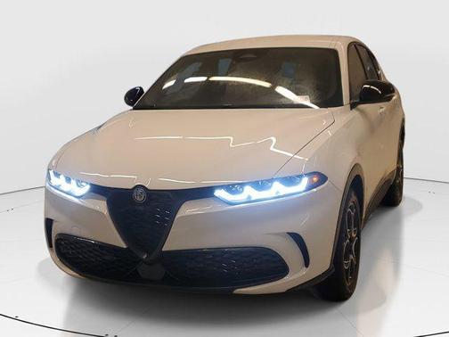 2025 Alfa Romeo Tonale Base