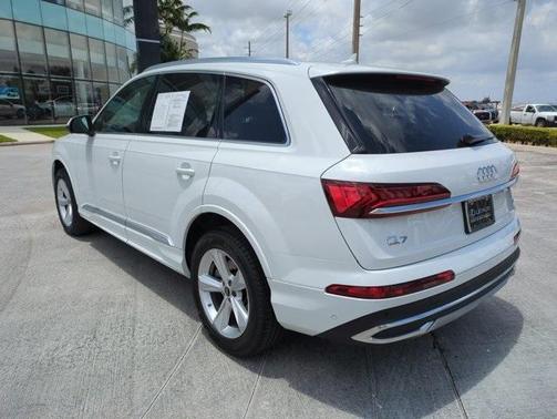2022 Audi Q7 55 Premium