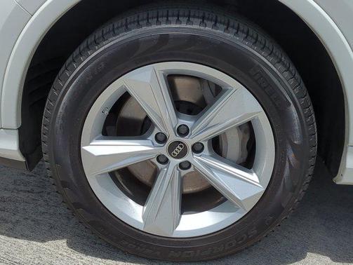 2022 Audi Q7 55 Premium