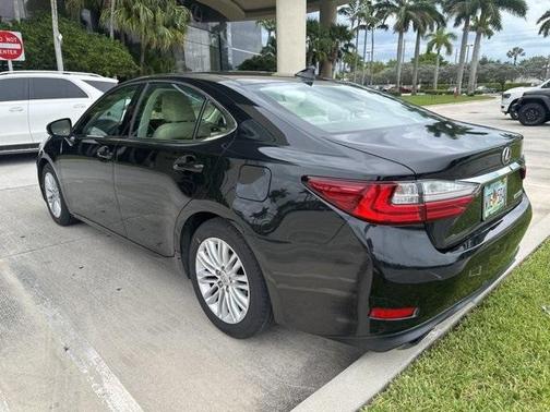 2017 Lexus ES 350 Base