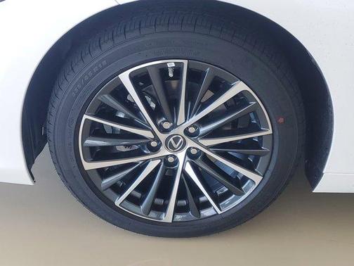 2025 Lexus ES 350 Base