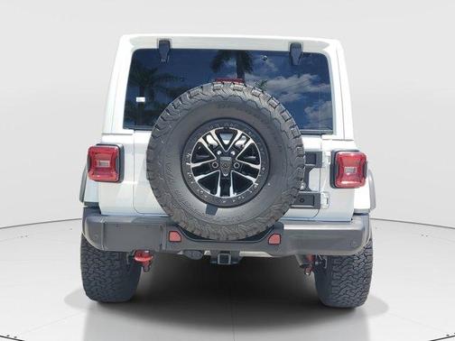 Bright White Clearcoat 2024 Jeep Wrangler Rubicon