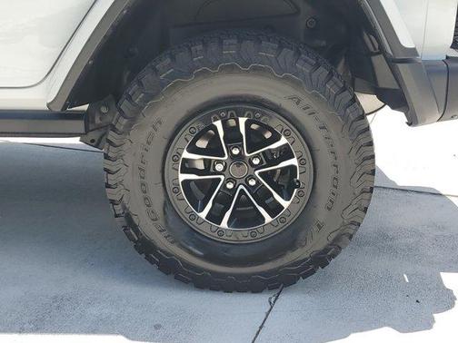 Bright White Clearcoat 2024 Jeep Wrangler Rubicon