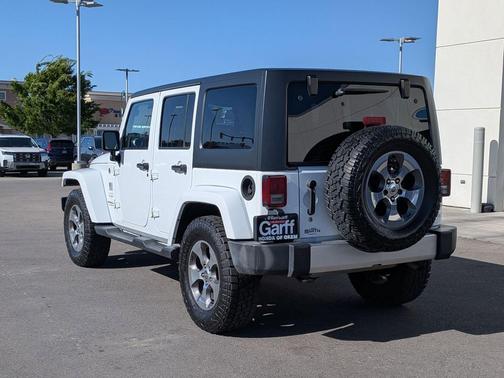 Bright White Clearcoat 2017 Jeep Wrangler Unlimited Sahara
