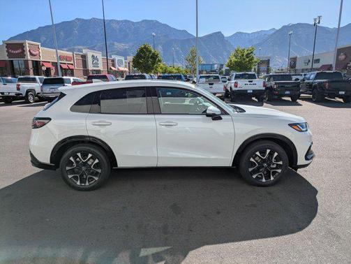 Platinum White Pearl 2026 Honda HR-V EX-L
