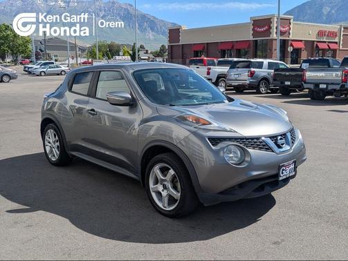 Gun Metallic 2015 Nissan Juke SV