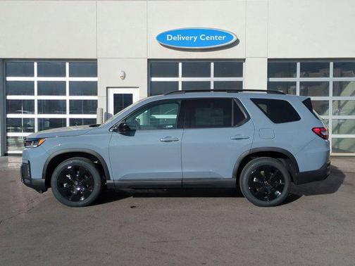 Sonic Gray Pearl 2026 Honda Pilot Black Edition