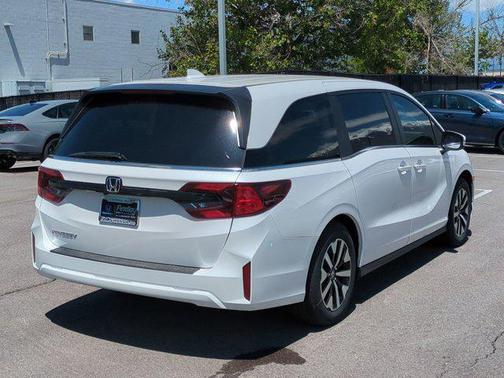 Platinum White Pearl 2026 Honda Odyssey EX-L