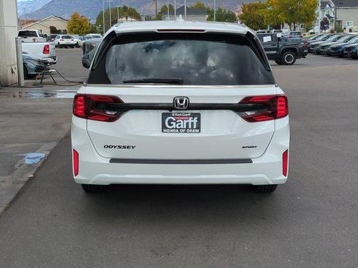 Platinum White Pearl 2026 Honda Odyssey Sport-L