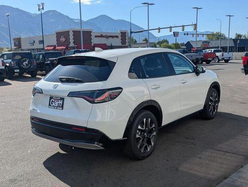 Platinum White Pearl 2026 Honda HR-V EX-L