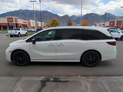 Platinum White Pearl 2026 Honda Odyssey Sport-L