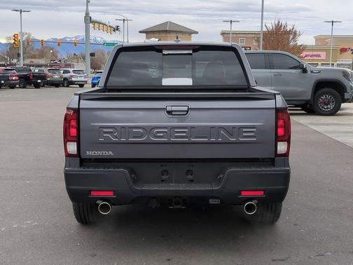 Modern Steel Metallic 2026 Honda Ridgeline RTL