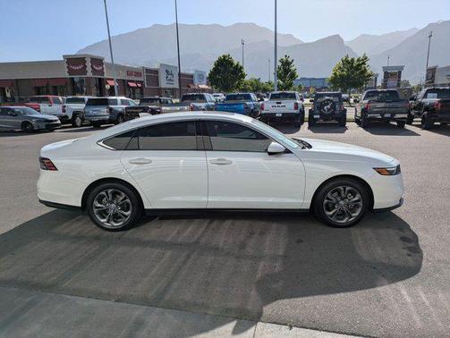 Platinum White Pearl 2023 Honda Accord EX