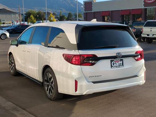 Platinum White Pearl 2026 Honda Odyssey EX-L