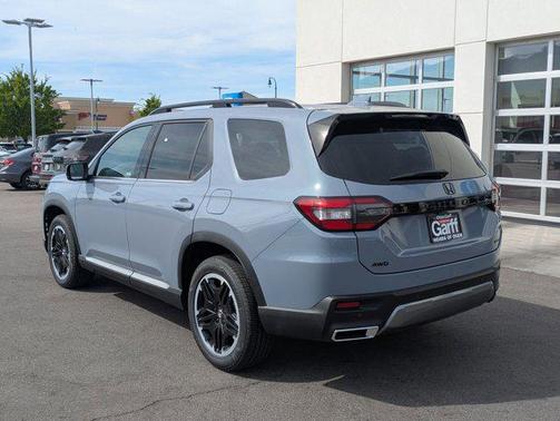 Sonic Gray Pearl 2026 Honda Pilot Touring 8-Passenger
