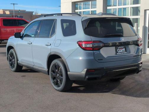 Sonic Gray Pearl 2026 Honda Pilot Black Edition