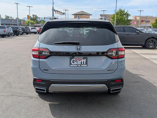 Sonic Gray Pearl 2026 Honda Pilot Touring 8-Passenger