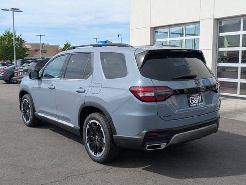 Sonic Gray Pearl 2026 Honda Pilot Touring 8-Passenger