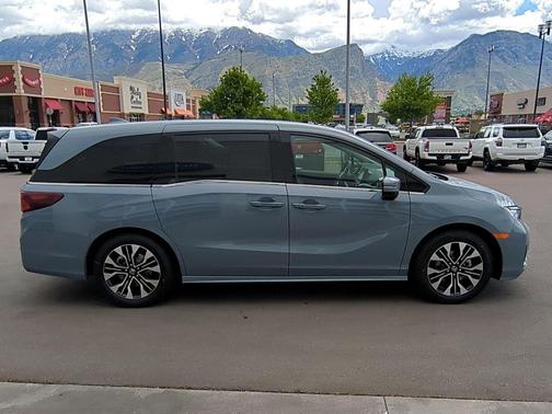 Sonic Gray Pearl 2026 Honda Odyssey Elite
