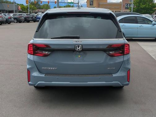 Sonic Gray Pearl 2026 Honda Odyssey Elite