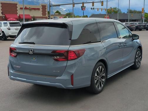 Sonic Gray Pearl 2026 Honda Odyssey Elite