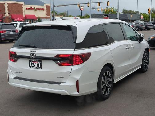 Platinum White Pearl 2026 Honda Odyssey Elite