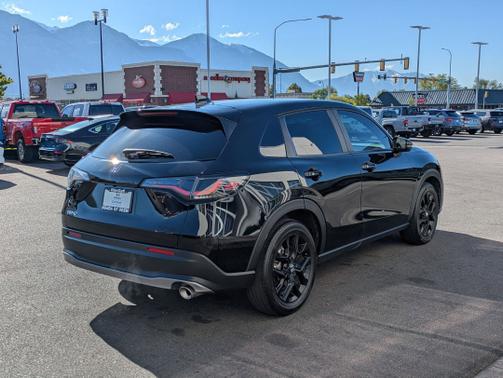 Crystal Black Pearl 2025 Honda HR-V