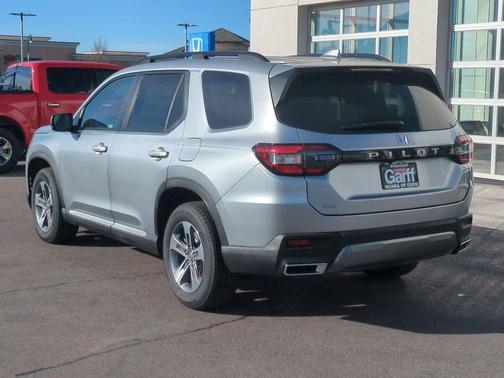 Solar Silver Metallic 2026 Honda Pilot EX-L