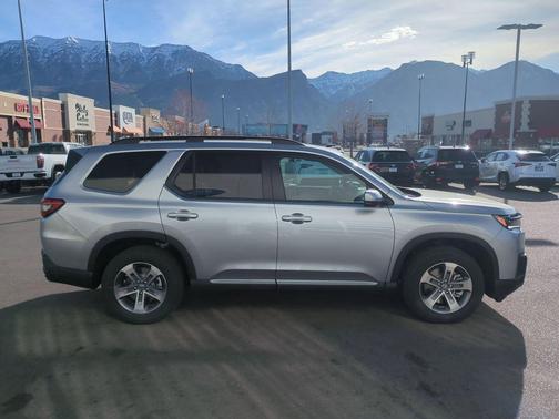 Solar Silver Metallic 2026 Honda Pilot EX-L
