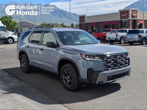 Gray Pearl 2026 Honda Pilot TrailSport