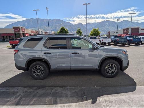 Gray Pearl 2026 Honda Pilot TrailSport
