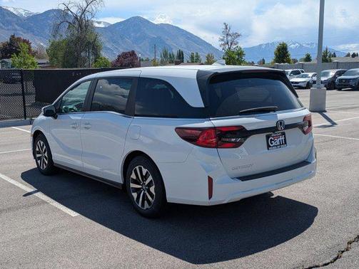 Platinum White Pearl 2026 Honda Odyssey EX-L