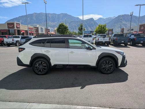 Crystal White Pearl 2025 Subaru Outback Onyx Edition