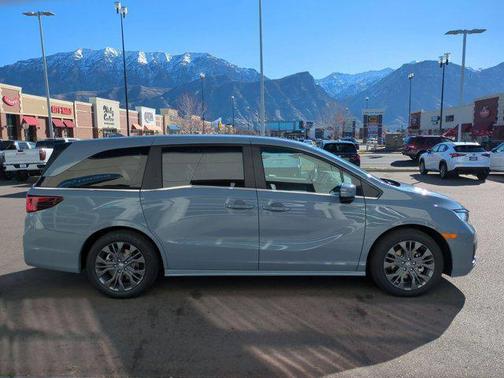 Sonic Gray Pearl 2026 Honda Odyssey Touring