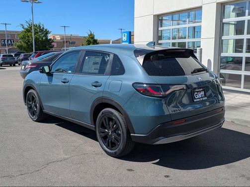 Nordic Forest Pearl 2027 Honda HR-V Sport