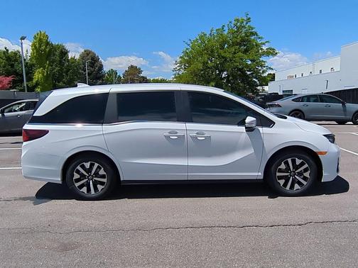 Platinum White Pearl 2026 Honda Odyssey EX-L