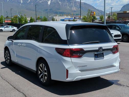 Platinum White Pearl 2026 Honda Odyssey EX-L