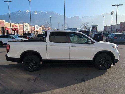 Platinum White Pearl 2026 Honda Ridgeline TrailSport+