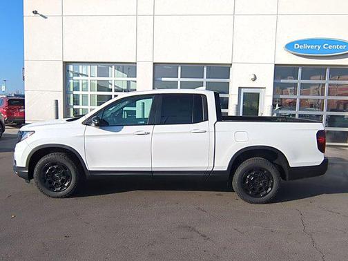 Platinum White Pearl 2026 Honda Ridgeline TrailSport+